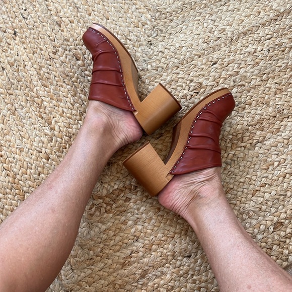 Swedish Hasbeens NWT Cognac Wrinkle Slip Inn Clog Comfortable and Fun Boho ❤️ - Picture 6 of 14